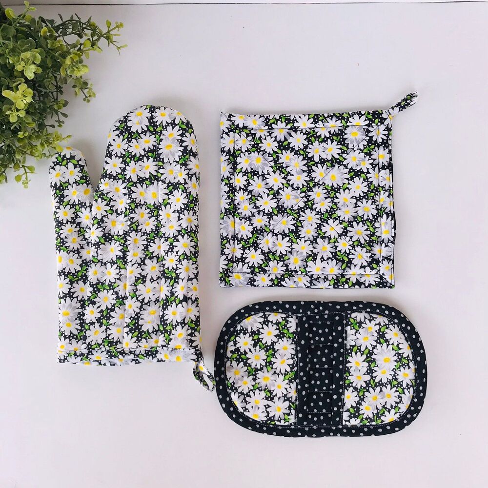 3 Piece Baking Gift Set. Oven Mitt,, Finger Hotpad and Square Potholder Black
